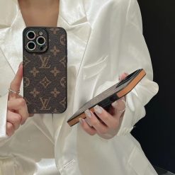Louis-Vuitton Leather iPhone 17 / 16 / 15 Pro Max Case – Classic LV Monogram Designer iPhone Cover